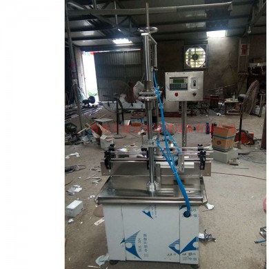 Automatic capping machine