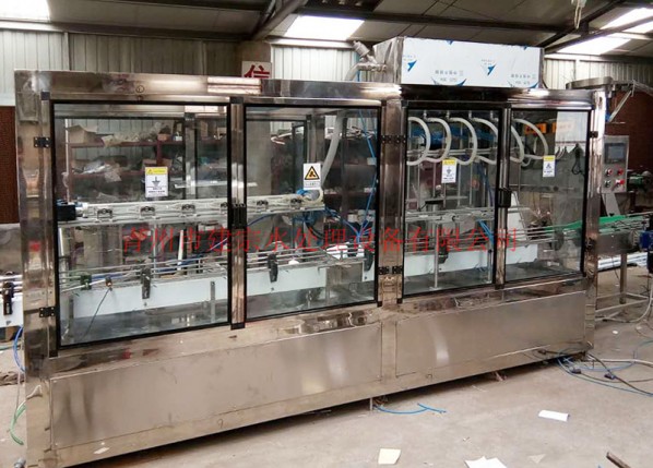 Straight-line reverse-flushing bottle filling double-line-in-line for bottled water